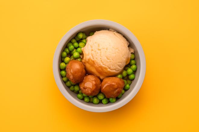 Swedish Meatballs with Mash Peas Gravy